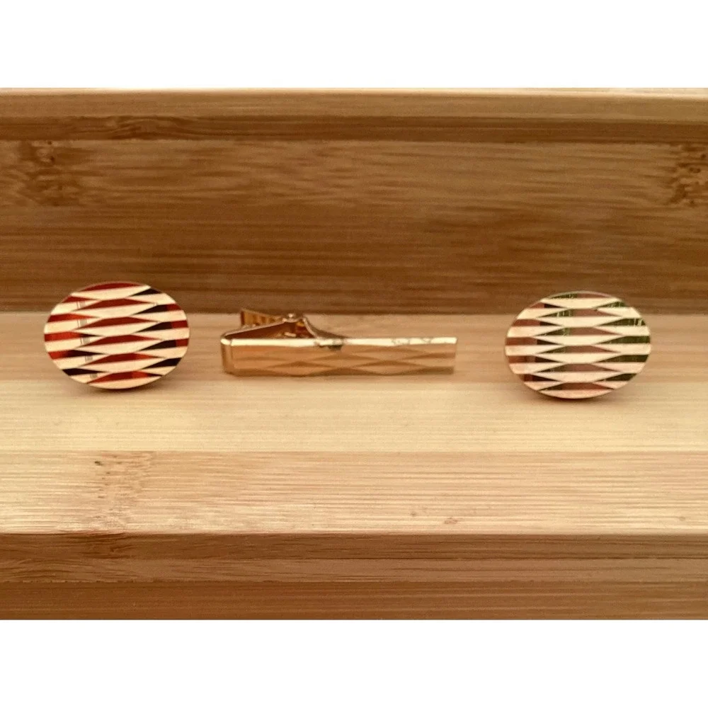 Vintage Cufflink Tie Clip Set Mens Gold Tone Textured Diamond Pattern